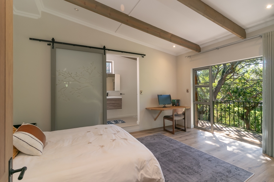 5 Bedroom Property for Sale in Brenton On Lake Western Cape